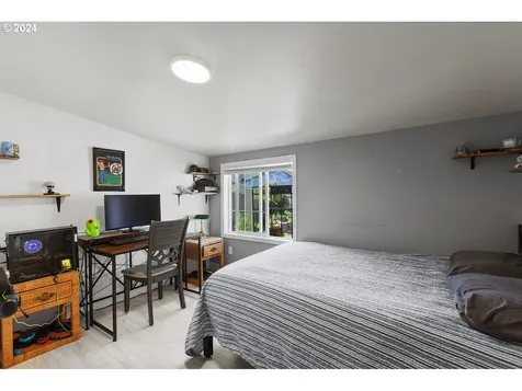 6521 Sw Harbor Avenue Lincoln City OR 97367