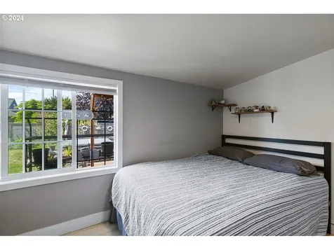 6521 Sw Harbor Avenue Lincoln City OR 97367