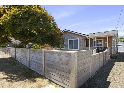 6521 Sw Harbor Avenue Lincoln City OR 97367