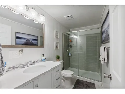 6521 Sw Harbor Avenue Lincoln City OR 97367