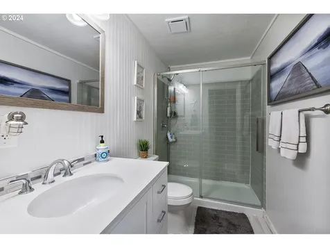 6521 Sw Harbor Avenue Lincoln City OR 97367