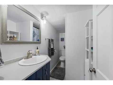 6521 Sw Harbor Avenue Lincoln City OR 97367