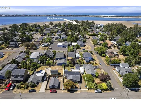 6521 Sw Harbor Avenue Lincoln City OR 97367