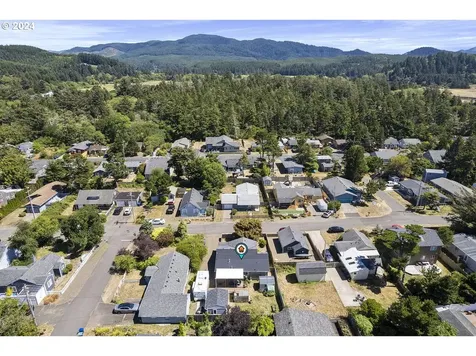 6521 Sw Harbor Avenue Lincoln City OR 97367