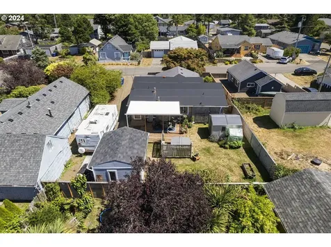 6521 Sw Harbor Avenue Lincoln City OR 97367