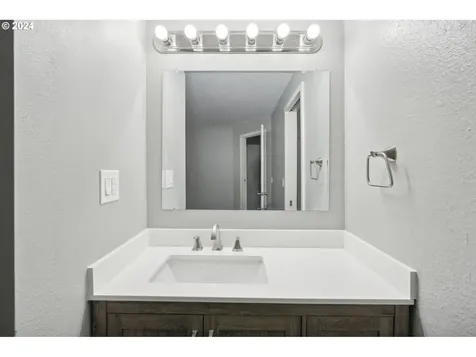 309 Se 141st Avenue Portland OR 97233