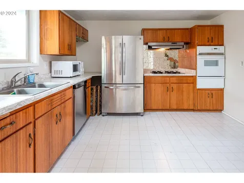 3860 Greenwood Street Eugene OR 97404