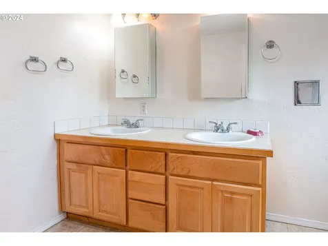3860 Greenwood Street Eugene OR 97404