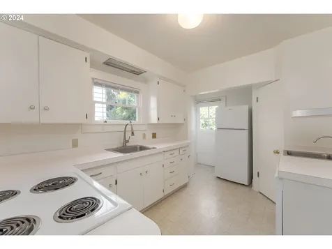 1149 SE Lane Avenue Roseburg OR 97470