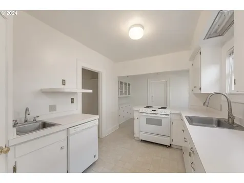 1149 SE Lane Avenue Roseburg OR 97470