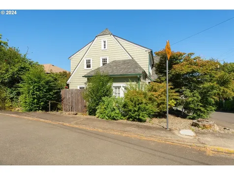 1149 SE Lane Avenue Roseburg OR 97470