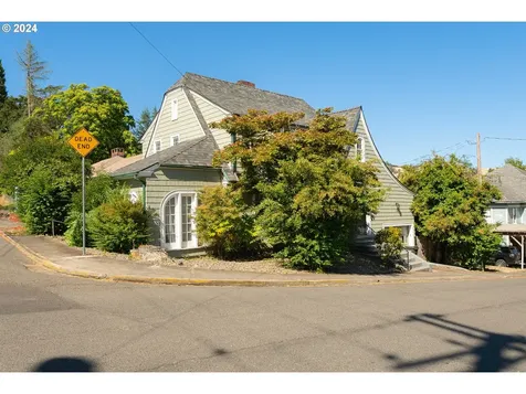 1149 SE Lane Avenue Roseburg OR 97470