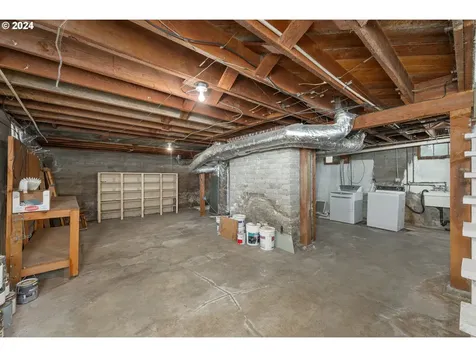 1149 SE Lane Avenue Roseburg OR 97470