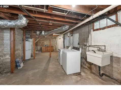 1149 SE Lane Avenue Roseburg OR 97470