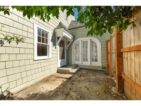 1149 SE Lane Avenue Roseburg OR 97470