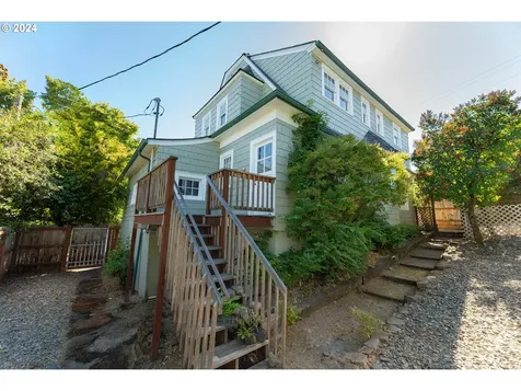 1149 SE Lane Avenue Roseburg OR 97470