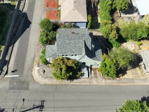 1149 SE Lane Avenue Roseburg OR 97470
