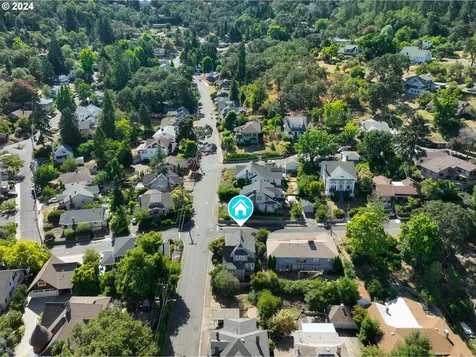 1149 SE Lane Avenue Roseburg OR 97470