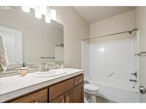 11013 NE 62nd Place Vancouver WA 98686