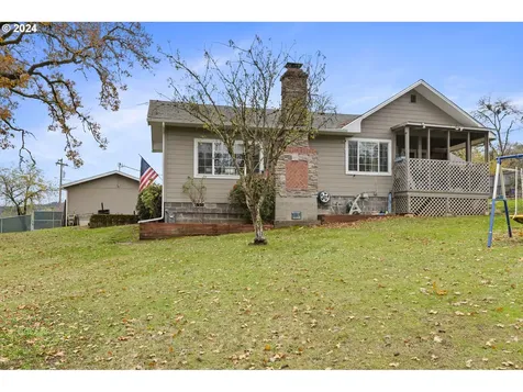 512 Cedar Street Sutherlin OR 97479