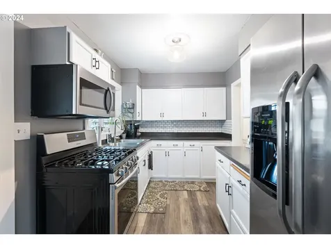 512 Cedar Street Sutherlin OR 97479