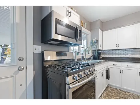 512 Cedar Street Sutherlin OR 97479