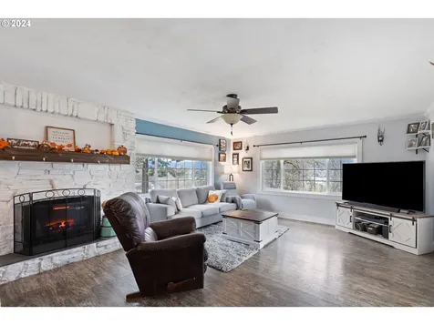 512 Cedar Street Sutherlin OR 97479