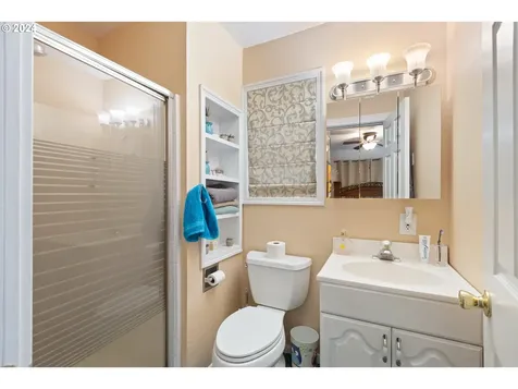 512 Cedar Street Sutherlin OR 97479