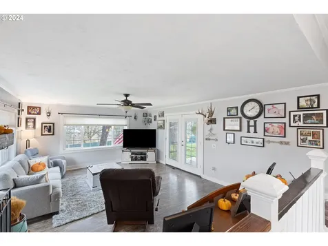 512 Cedar Street Sutherlin OR 97479