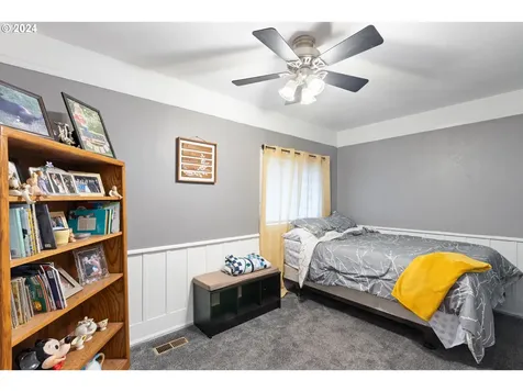 512 Cedar Street Sutherlin OR 97479
