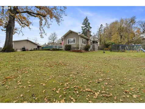 512 Cedar Street Sutherlin OR 97479