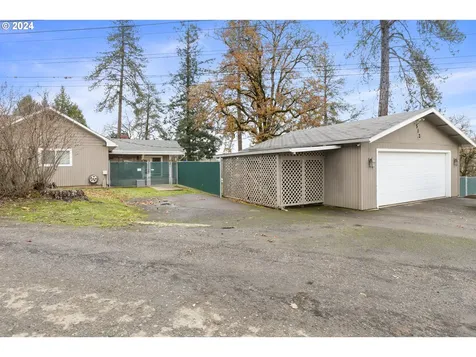 512 Cedar Street Sutherlin OR 97479