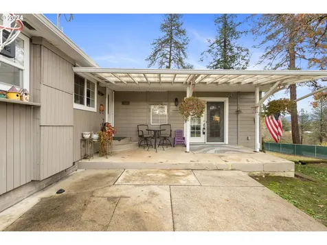 512 Cedar Street Sutherlin OR 97479