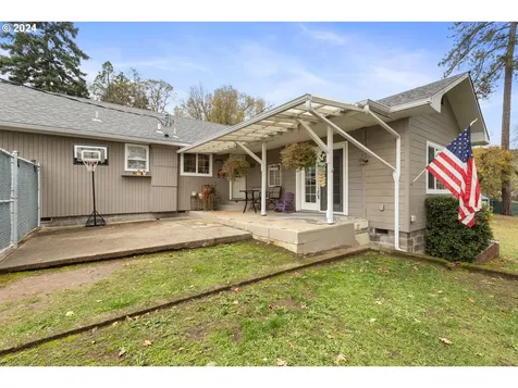 512 Cedar Street Sutherlin OR 97479