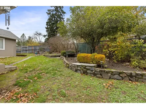 512 Cedar Street Sutherlin OR 97479
