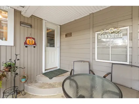 512 Cedar Street Sutherlin OR 97479