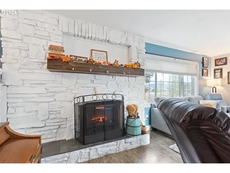 512 Cedar Street Sutherlin OR 97479
