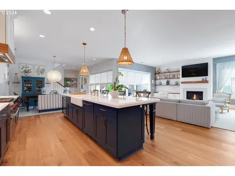 553 6th Street Lake Oswego OR 97034