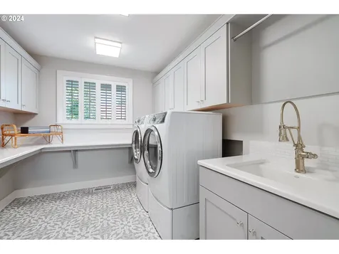 553 6th Street Lake Oswego OR 97034