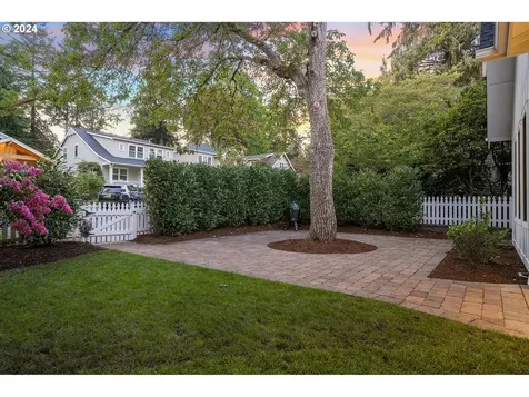 553 6th Street Lake Oswego OR 97034
