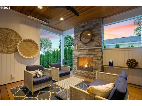 553 6th Street Lake Oswego OR 97034