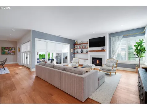 553 6th Street Lake Oswego OR 97034