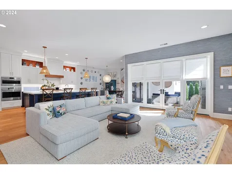 553 6th Street Lake Oswego OR 97034