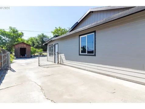 1135 Carolina Road Umatilla OR 97882
