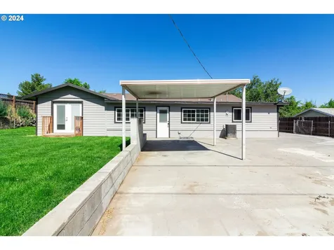 1135 Carolina Road Umatilla OR 97882