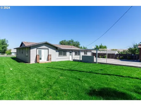 1135 Carolina Road Umatilla OR 97882