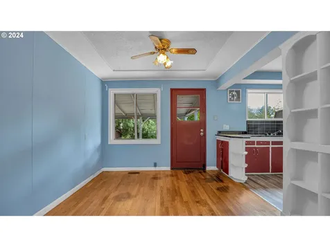 1822 Se 77th Avenue Portland OR 97215
