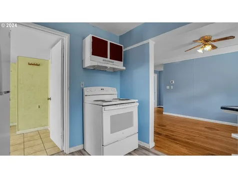1822 Se 77th Avenue Portland OR 97215