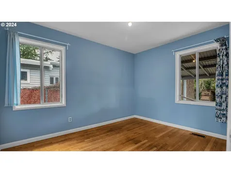 1822 Se 77th Avenue Portland OR 97215