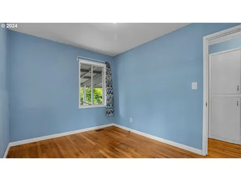 1822 Se 77th Avenue Portland OR 97215